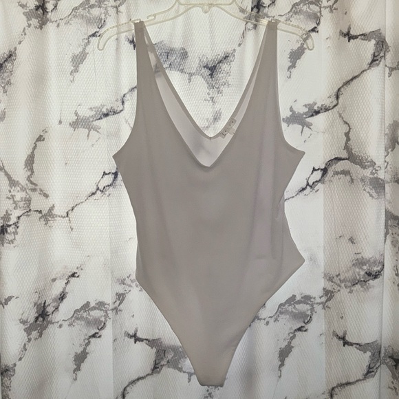 Leith White Large Body Suit - Picture 2 of 5